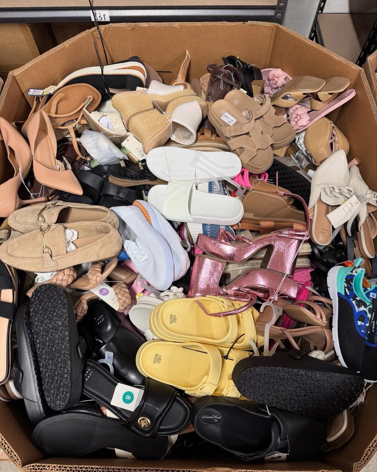 Female shoes pallets for sale